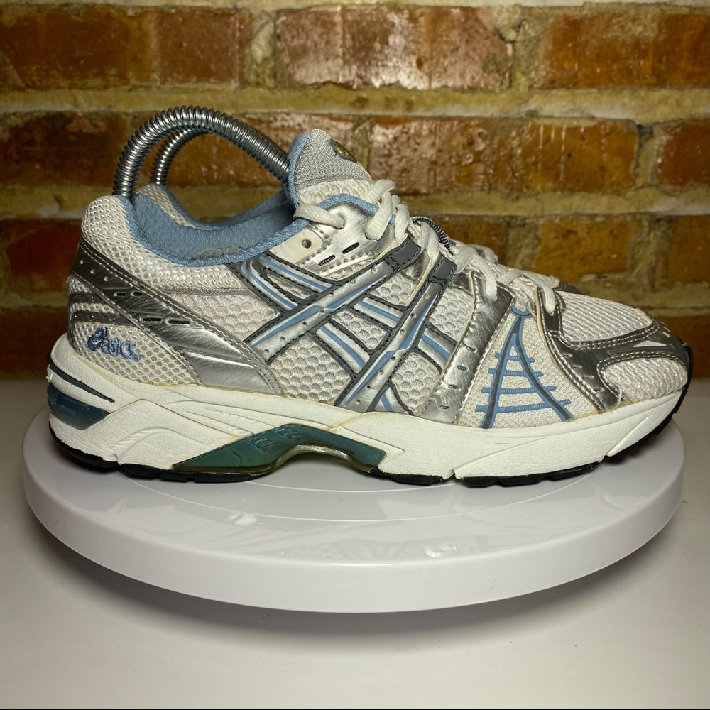 Women's ASICS Gel Evolution 2 White